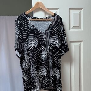 Nine West Black and White Swirl Short Sleeve Top